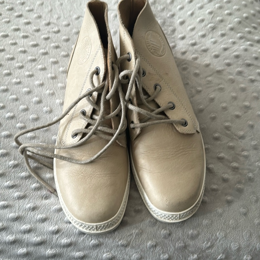 Palladium boots